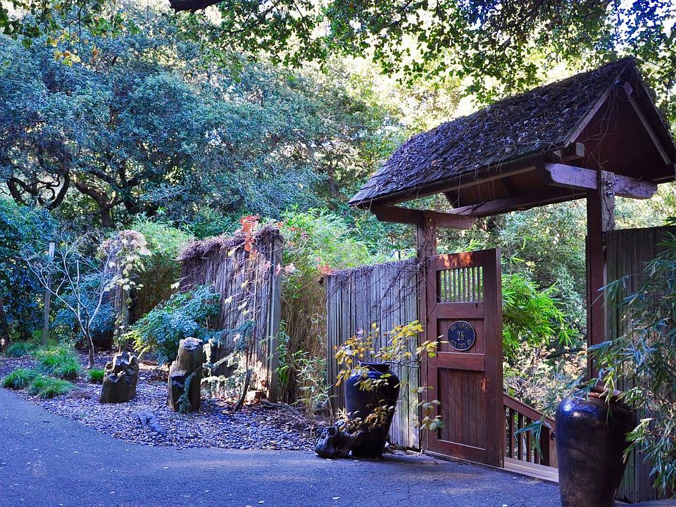 Entrance to property