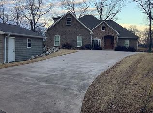 112 Fleetwood Dr, Muscle Shoals, AL 35661