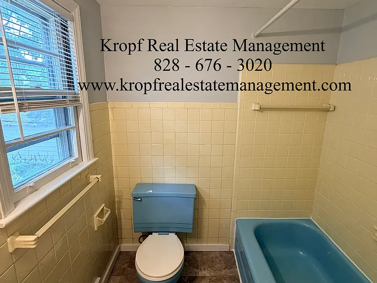 16 Larchmont Rd — Photo 18