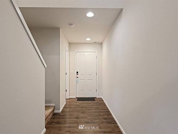 5th image of 17613 Oak St