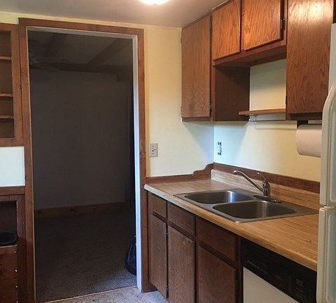 4th image of 555 E North Ave