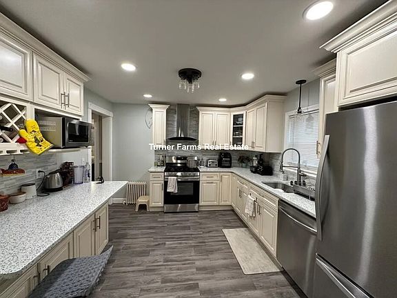 3rd image of 132 George St #11