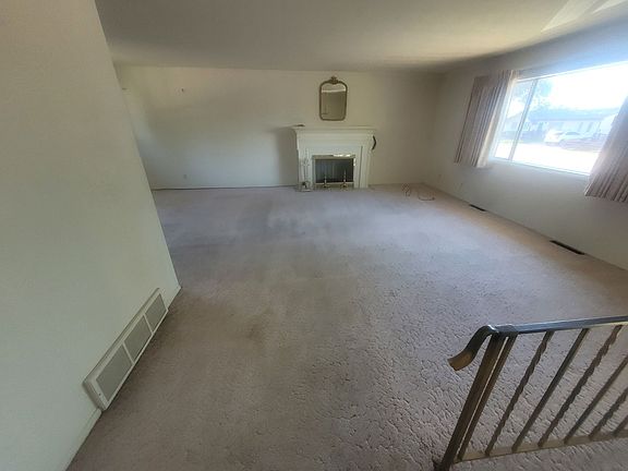 3rd image of 2505 Sheridan St