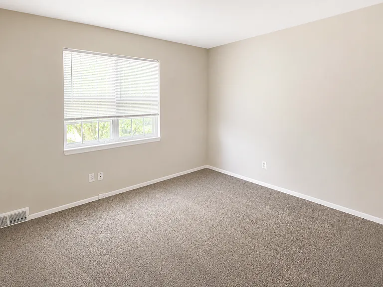 7031 NW Chapel Woods Ln — Photo 9