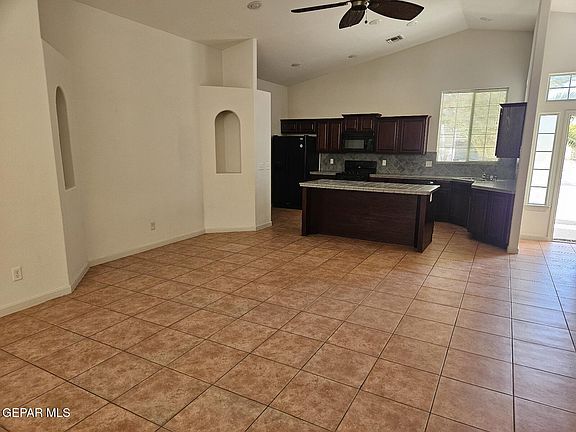 4th image of 7351 9th St