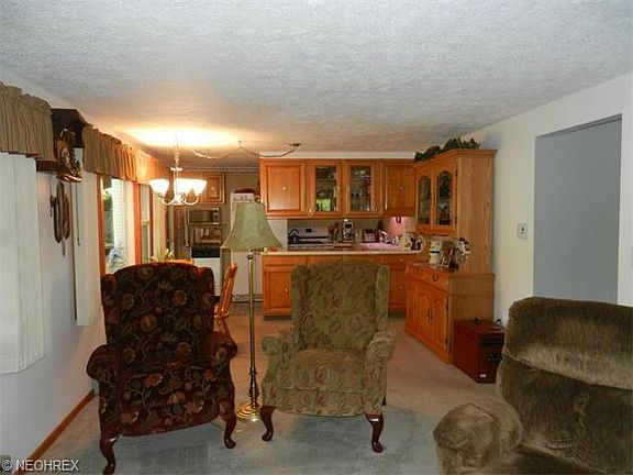 5th image of 218 Hawthorne Dr