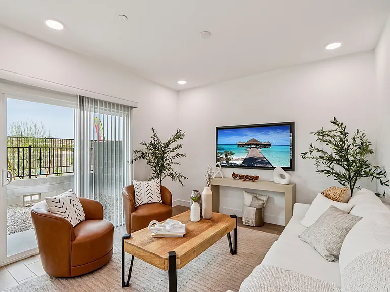Elevate at Red Mountain Townhomes — Photo 10