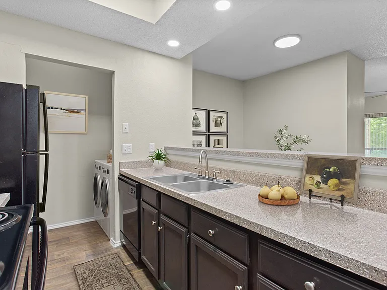 B1 | 2 Bed / 2 Bath | 1,011 Sq Ft