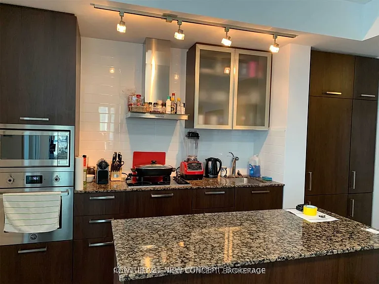 14 York St #1502 — Photo 26