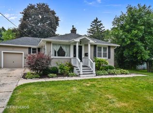 214 Chalmers St, Geneva, IL 60134