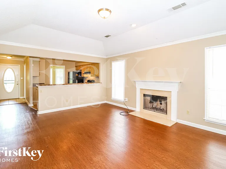8930 Lake Springs Cv — Photo 4