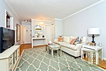 3rd image of 101 W 12th St APT 5Y