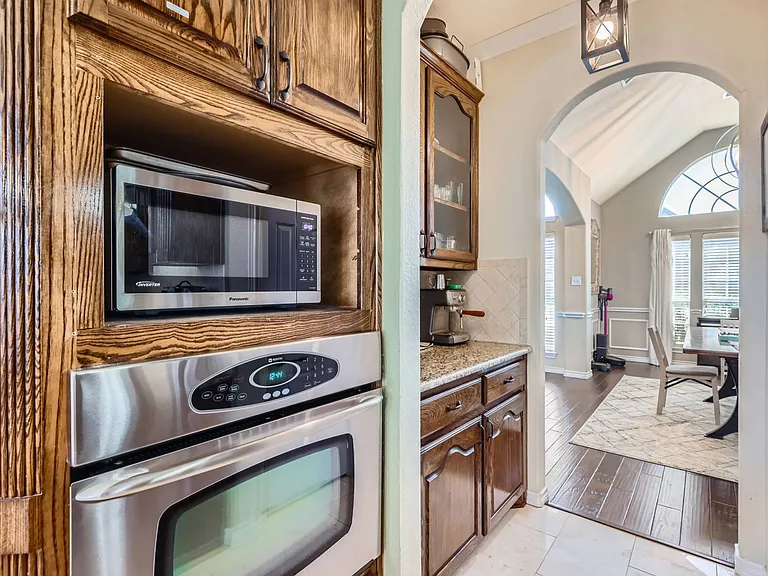 1318 Plum Valley Dr — Photo 11