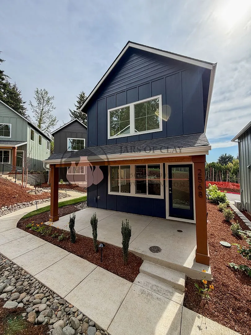 Beautiful 2 Bedroom Cottage — Photo 1
