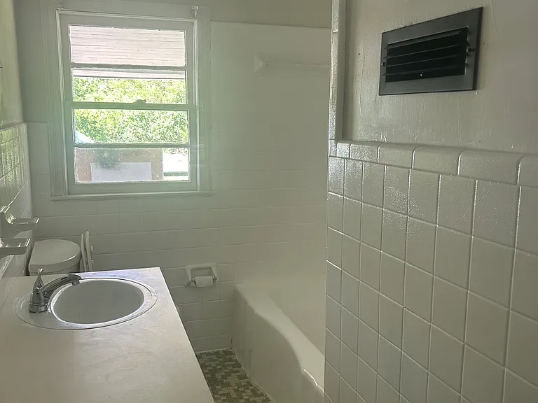 803 Grady Ave N — Photo 5