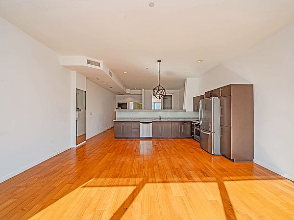 4th image of 1100 Wilshire Blvd #2108