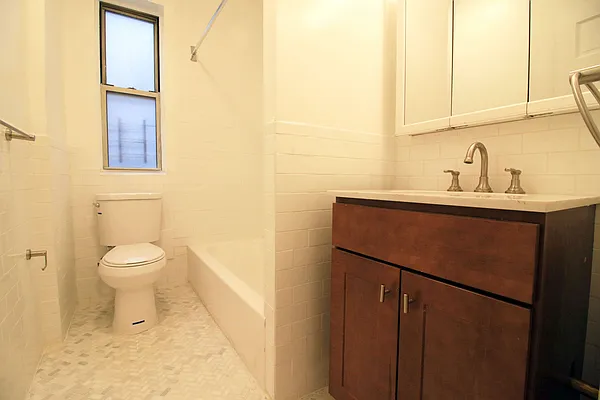 Rented by Link NY Realty | media 27