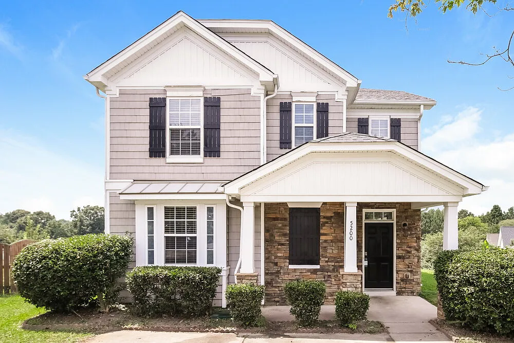 3 bed, 2.5 bath, 2045 sqft, $2,120 — Photo 1