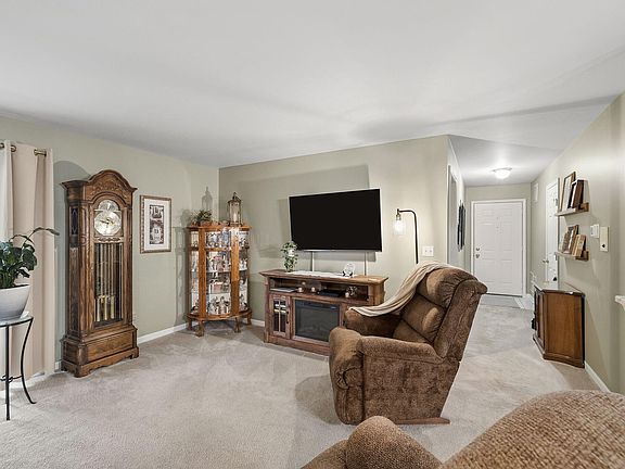 5th image of 690 Hidden Oak Trl Unit 1-A