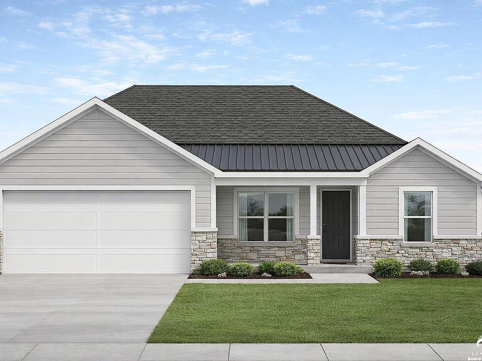 1st image of 903 2nd St