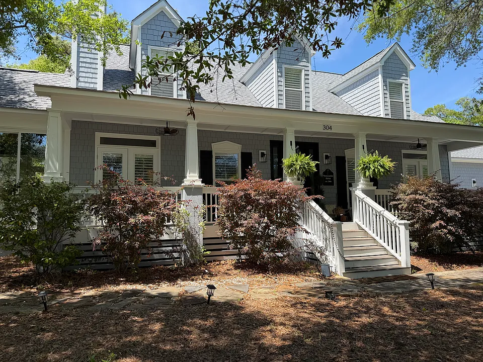 304 Wisteria Way