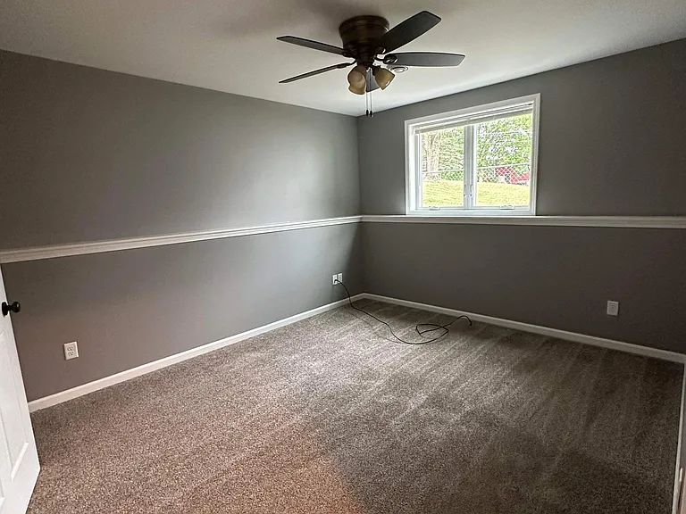 2721 Kellogg Ave — Photo 5