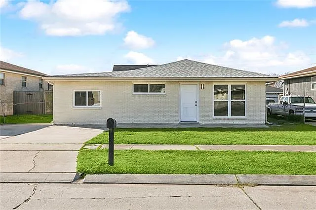 1608 Redwood Dr — Photo 2