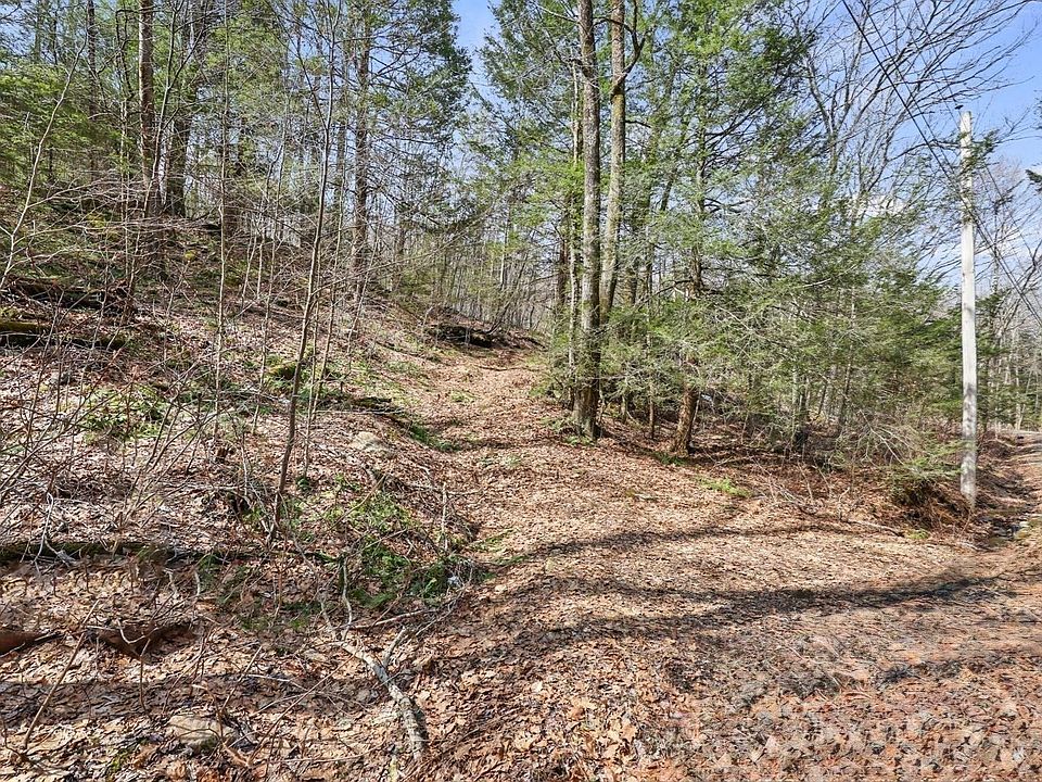 1st image of 8 Hemlock Rd