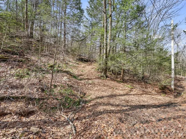 8 Hemlock Rd, Tyringham, MA 01264