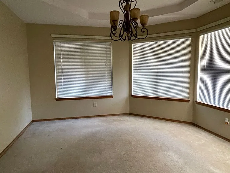 605 E Babcock Ave — Photo 5