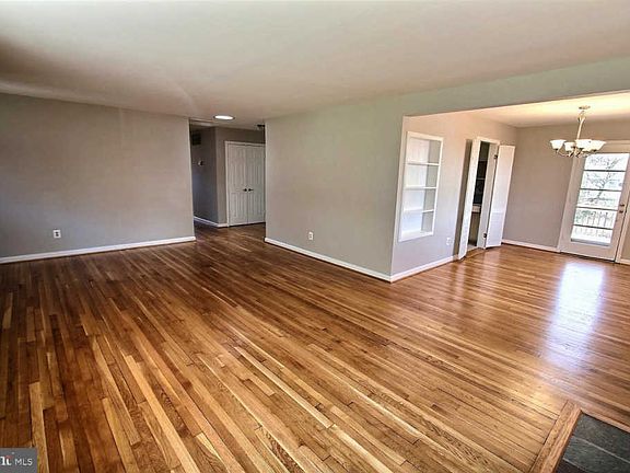 5th image of 4903 Elsmere Ave