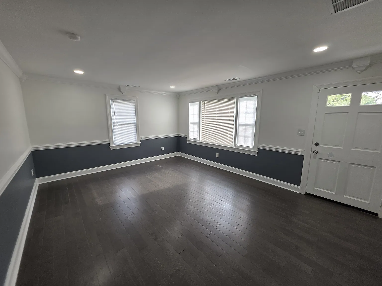3 bed, 1.0 bath, 1278 sqft, $1,550 — Photo 2
