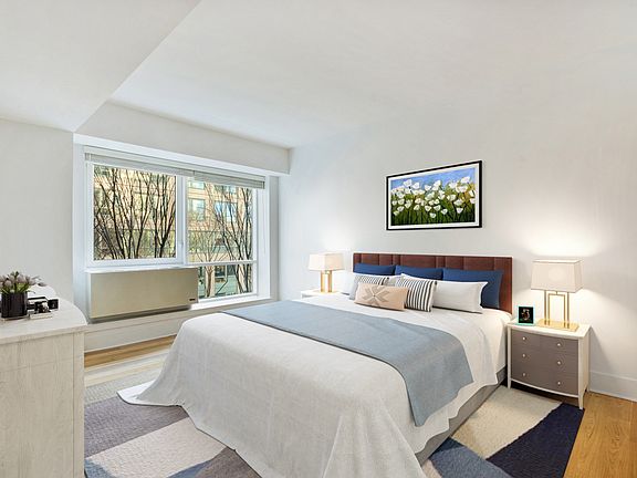 5th image of 440 Kent Ave #E3
