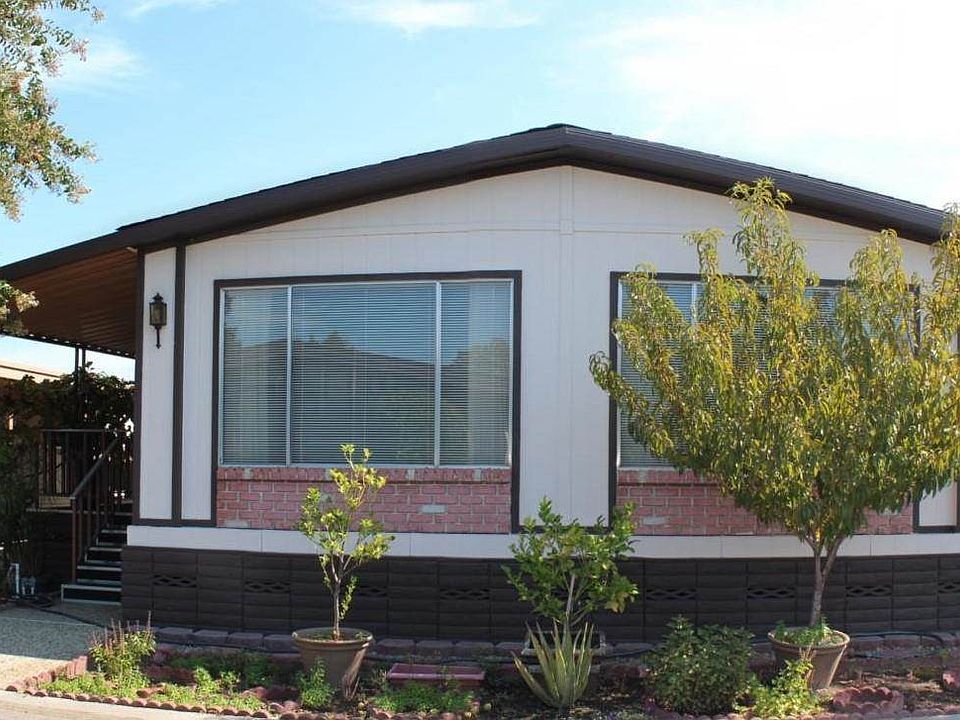 1st image of 3130 Oakbridge Dr #3130