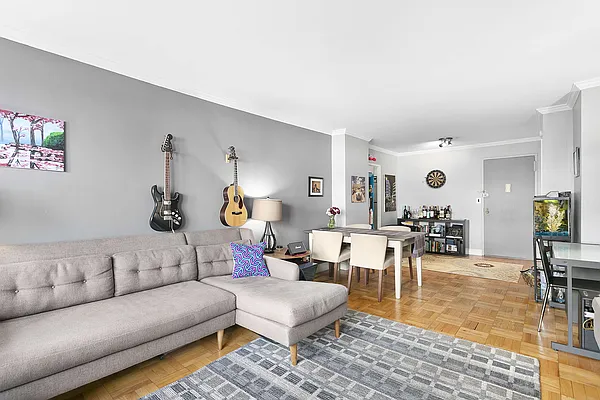 Sold by The Bamberger Group | media 12