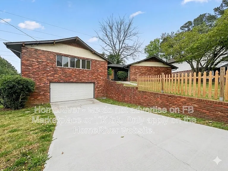 2461 McAlpin Ter #R — Photo 14