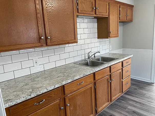 3 bed, 1160 sqft, $1,900 — Photo 3