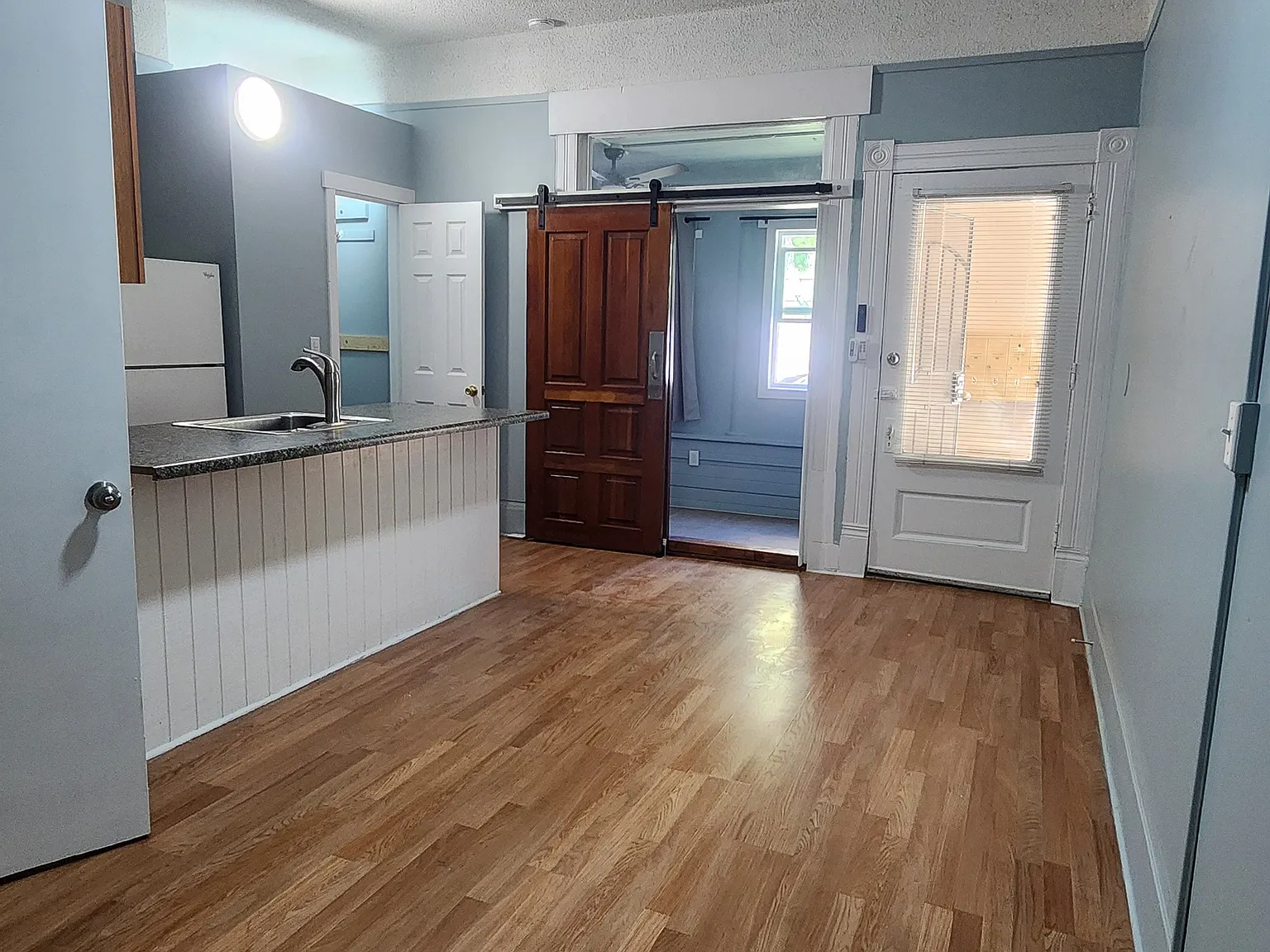 Studio, 372 sqft, $1,695 — Photo 3
