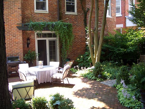 2nd image of 127 Jones St