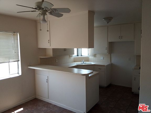 4th image of 214 E Hazel St #4