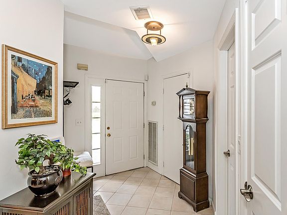 3rd image of 164 Lakebridge Dr N #164