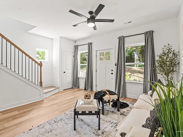 605 Poplar St — Photo 8