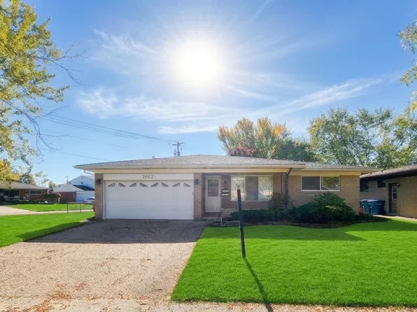 2652 Agustina Dr, Warren, MI 48091