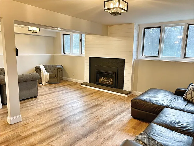 6078 Donald St — Photo 13