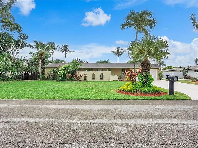 13241 SW 99th Ct — Photo 1