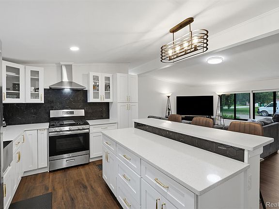 5th image of 41824 Riggs Rd