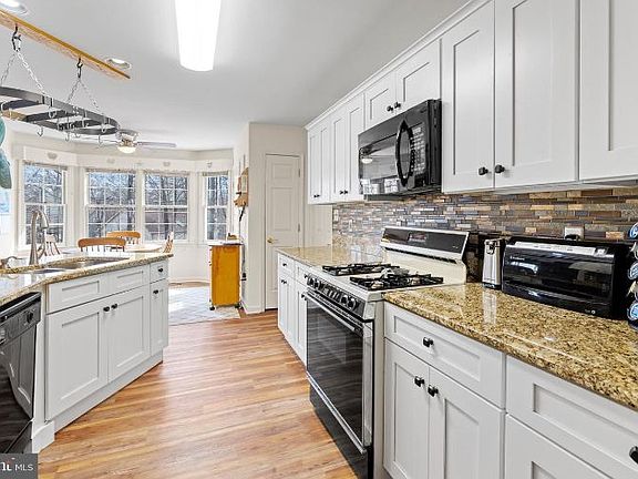 3rd image of 11813 Timbermill Ln