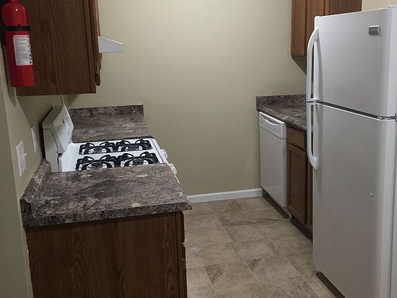 2nd image of 2700 6th St