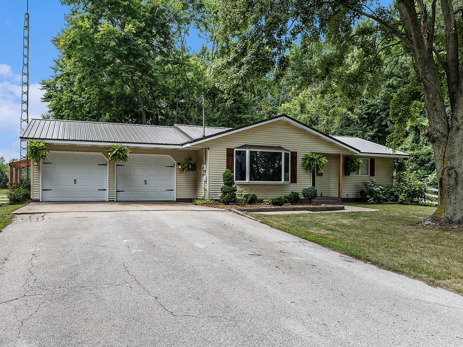 7811 S Croswell Ave, Newaygo, MI 49337 Zillow