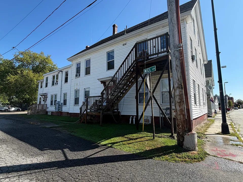 951 Main St #3